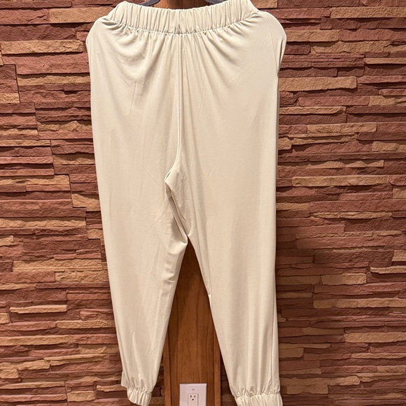 BNWT Zara Green Soft Pants - Picture 7 of 8